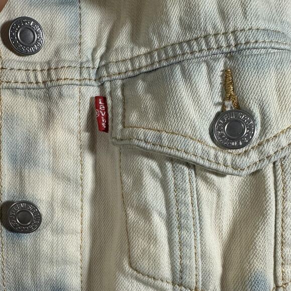 Levi’s Denim Jacket Women’s Size Medium Bleached Wash Long Sleeve Casual Short - Picture 2 of 9